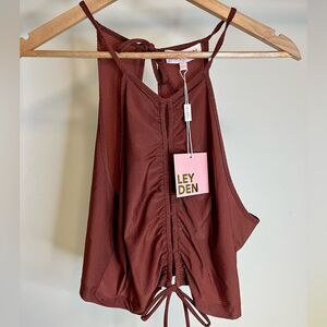 NWT Scrunch Front LeyDen maroon top- Large (fits like a med)